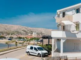Apartments with parking space Pag - 22605