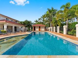 'Bella Villa' Sprawling Luxe Stay with Pool and Sauna, будинок для відпустки у місті Nikenbah