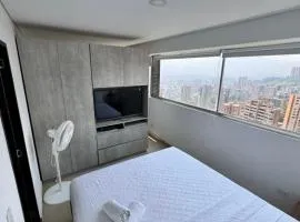 Suite Moderna y de lujo con la mejor vista a la ciudad - Poblado Medellín