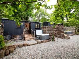 The Mar Huts - The Lomond Hut, lodge in Drymen