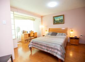 Habitación doble matrimonial con baño y jacuzzi compartido โรงแรมในTlaxcalancingo