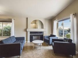 Family Fun w POOL: 3BR Chandler's Heart, hotel v destinaci Chandler