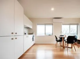 Modern Self Contained Unit Views Parking and WiFi