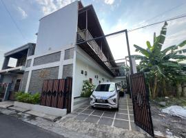 Nofrah House Syariah Mitra RedDoorz, hotell i Colomadu