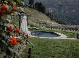 Engadiner Apartments & Wines, hotel em Montagna