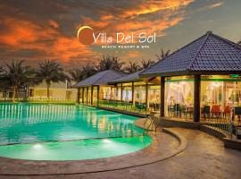 Villa Del Sol Beach Resort & Spa, hotel with jacuzzis in Phan Thiet