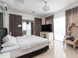 SunnyRent. Luxury TJ White Villa & Room, homestay in Ungasan