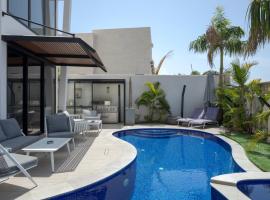 Villa Vibes Eilat - LUX amazing villa with private pool，埃拉特的飯店