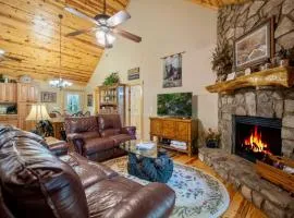 Dragons Den Cabin - Coosawatte Resort with Amenities