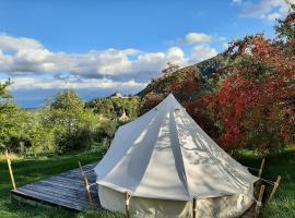 Glamping Cisnadioara, hotel v mestu Cisnadioara
