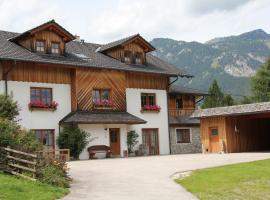 Ferienhaus Ennsling, hotel cerca de Estación de esquí Hauser Kaibling, Haus im Ennstal