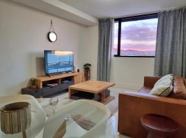 Mary-B Contemporary Apartment