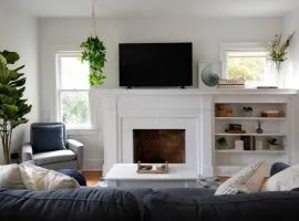 SoHo Escape, Gorgeous Apt in SoHo District