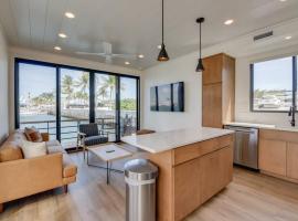 Awai's Floating Villa - Houseboat in Luxury Village, barco em Key West