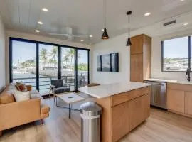 Awai's Floating Villa - Houseboat in Luxury Village