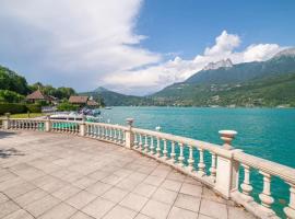 Balcon sur le lac charmant T3 avec vue spectaculaire, villa i Duingt