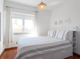 Beach House Cascais Close to Lisbon & Sintra, khách sạn ở Estoril