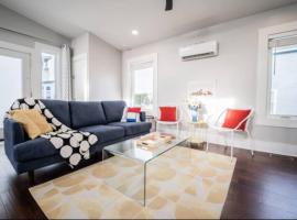 Luxury w - SoakTub- King - Backyard - Fountain Sq, hotel a Indianapolis