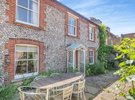 Point Cottage, holiday home in Blakeney