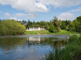 Dryburgh Stirling One, hotel with parking in Saint Boswells