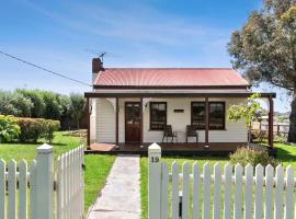 Sunset Cottage By The Bay Pet Friendly, holiday home in Portarlington