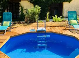 Old Barn with Private Pool!!, hotel with parking in Rouffignac Saint-Cernin