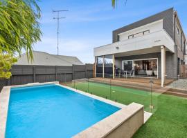 Waterways Luxury Poolside Retreat in Prime Location、オーシャン・グローブのラグジュアリーホテル