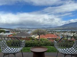 Skyline Serenity Lower - Close to city and airport, hotel v destinaci Lindisfarne