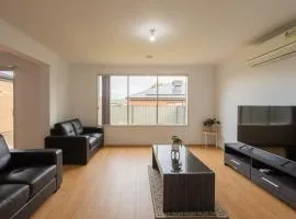 Relaxing Family Home in the heart of Tarneit
