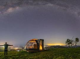 Magical Dome - Top of the World!: Bald Knob şehrinde bir tatil evi