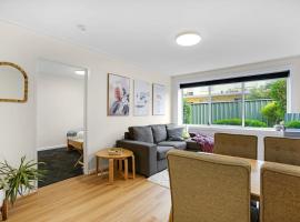 Homey 1 bdrm Thornbury Apt near restaurants+shops, hotel v Melbourne