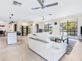 Dromana Entertainer - Family House with Bay Views*