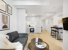Cozy Nest in Prime Hawthorn w parking & pool