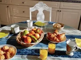 Spacious air conditionned apartment with balcony