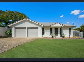 Entire 4 Bed room house, vacation home in Ipswich