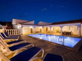 Villa Freesia with heated pool and air conditionin
