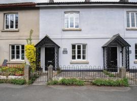 Hobbs Cottage, hotel in Okehampton