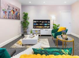 Stunning & Spacious 2-bedroom flat in London, Close to all airports!, apartman u gradu 'Barnet'
