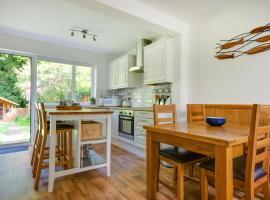 Owlwood Cottage, holiday home in Kelling