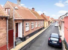 1 Bedroom Cozy Home In Rønne
