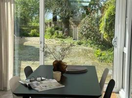 Countryside 2 bed cottage- Aylesbury، شقة في Haddenham