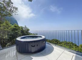 Mar Yam Garden by Atlantic Holiday, room in Arco de São Jorge