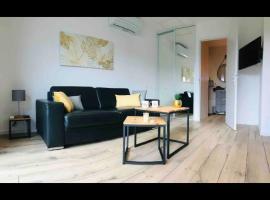 Studio cosy dans l’Esterel proche Mer, Hotel in St Jean de l’Esterel