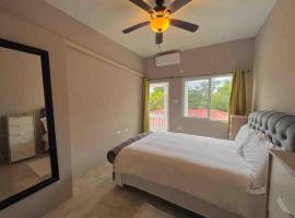 1-Bed Apartment in St Margrets Bay, отель с парковкой в городе Canewood