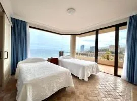 Amazing views to the sea with pool