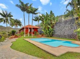 Wooden House with Private Pool Lush Garden