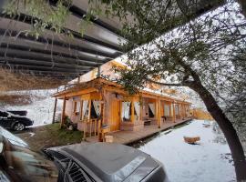 Santos Lugares Cabañas、フニン・デ・ロス・アンデスのホテル