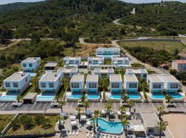 The Palms resort, holiday home in Tkon