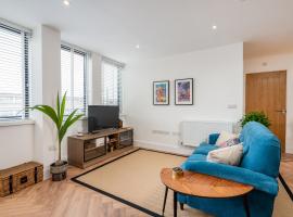 Stylish Spacious Apartment in Central Windsor, pet-friendly hotel in Windsor