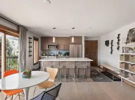 Modern Luxury - Walk To Lifts - Jacuzzi